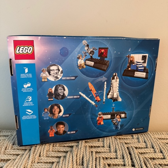 New Lego Women of NASA 21312 Sealed Building Set 231 pieces Ages 10+ - Picture 3 of 3
